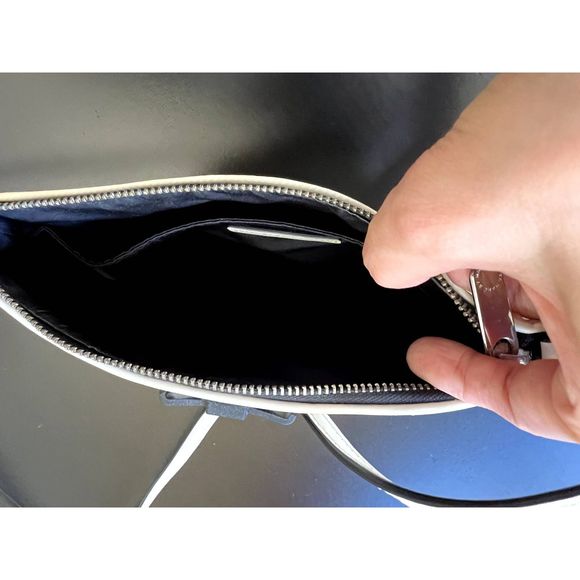 Marc Jacobs black bow crossbody purse, cream color - Picture 8 of 11